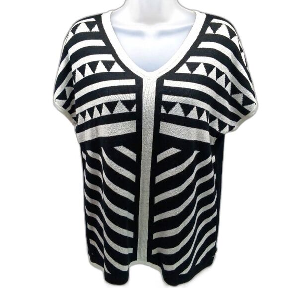 Cable & Gauge Black/ White Geo Print Viscose/ Acrylic Sweater. Short Sleeve. XL - Picture 3 of 6